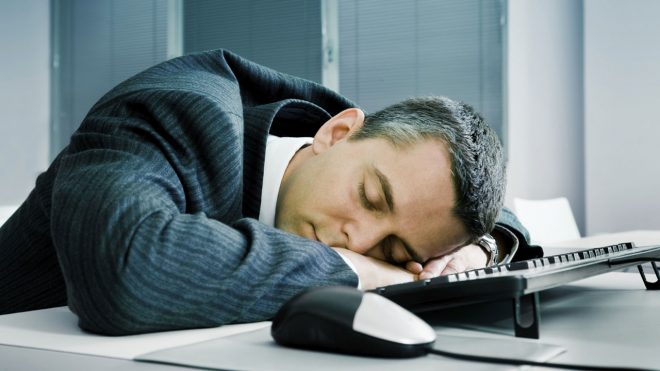 dormire dopo pranzo ingrassare riposare