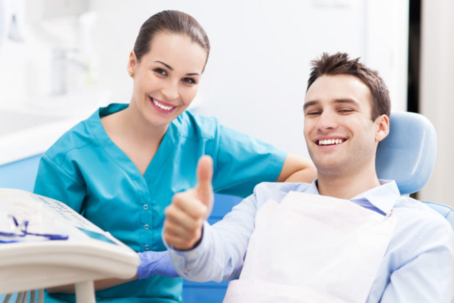 Dentista, consigli per salute denti e per risparmiare